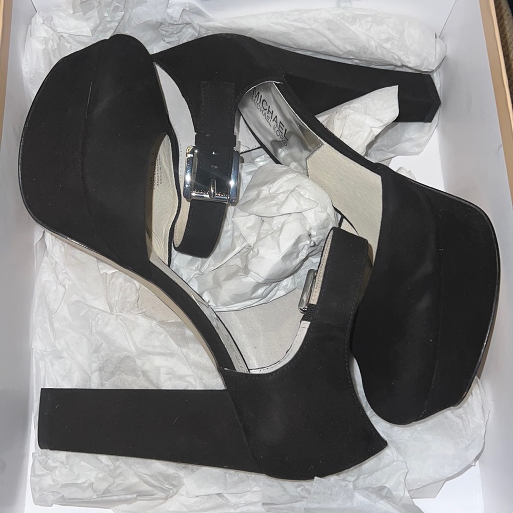 Michael Kors Suede Haven Ankle Strap Platform Heels Silver Buckle Size 8.5